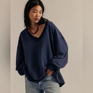 We The Free Venice V-Neck Sweatshirt in Navy